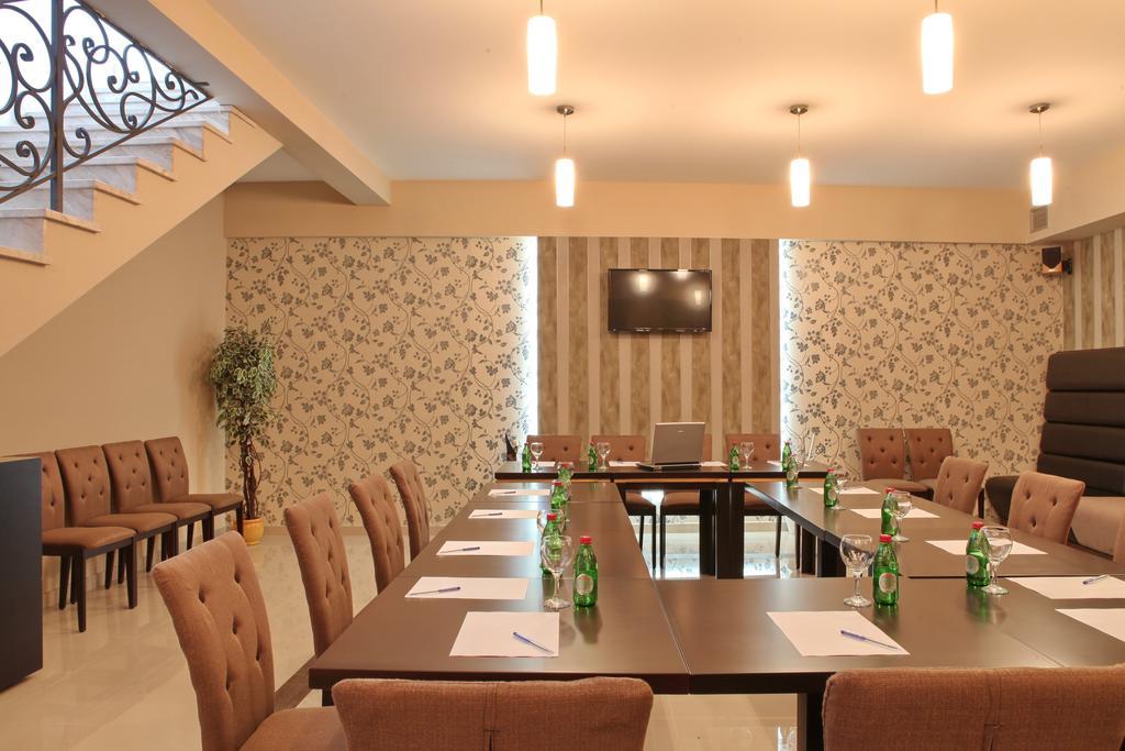 Garni Hotel Tema Nova Čačak Dış mekan fotoğraf