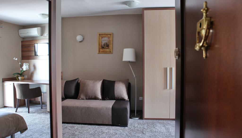 Garni Hotel Tema Nova Čačak Oda fotoğraf